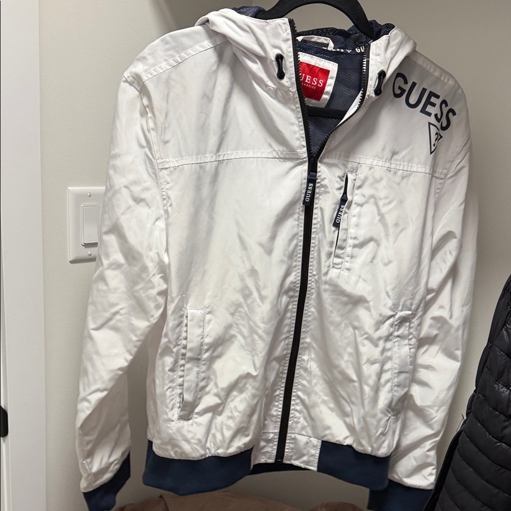 GUESS Men's White and Navy Windbreaker